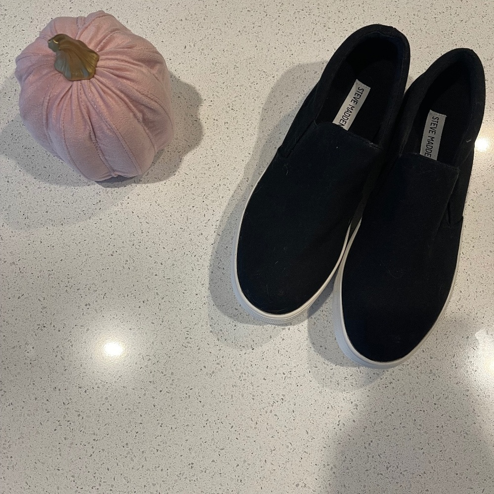Steve Madden Slip Ons